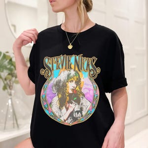 Puede incluir: Un juego de tres tazas de cer&aacute;mica con un acabado mate moteado. Las tazas son de color crema, gris claro y gris oscuro. Cada taza tiene un dise&ntilde;o simple y minimalista.