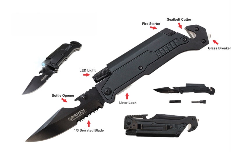 Puede incluir: Cuchillo multiusos negro con hoja dentada, abridor de botellas, luz LED, encendedor, corta cinturones de seguridad y rompe cristales. El cuchillo tiene un bloqueo de la hoja y el texto "WARTECH" est&aacute; impreso en la hoja.