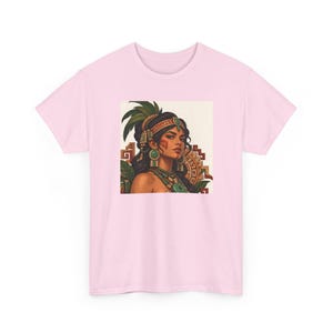 Camiseta con retrato de mujer maya, diadema y pendientes de jade maya, camiseta estampada para mujer, camiseta de herencia latina, regalo de arte mexicano-guatemalteco imagen 11