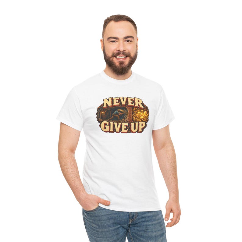 Camiseta "Nunca te rindas", camiseta gráfica motivacional para mineros de oro, camiseta "Sigue cavando y trabajando duro", regalo inspirador para papá o graduado. imagen 6