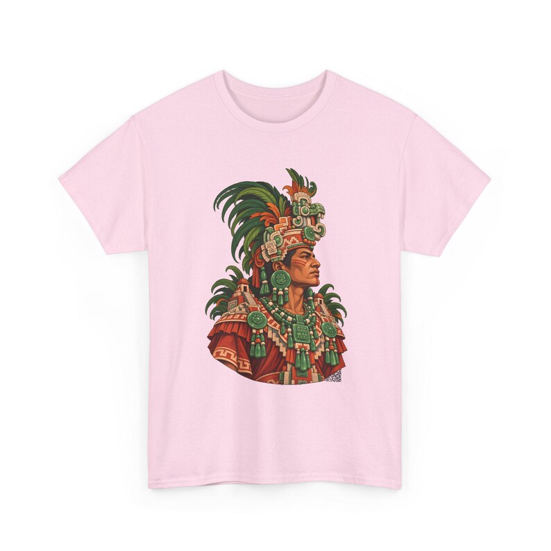 Camiseta de rey maya, noble maya con tocado de jade junto a una pirámide, camiseta gráfica de gobernante maya, camiseta de Guatemala y México, regalo para amantes de la historia imagen 13