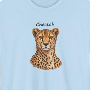 T-shirt met realistische cheetah-afbeelding, ideaal cadeau voor natuurliefhebbers, gemaakt van zwaar katoen. afbeelding 1