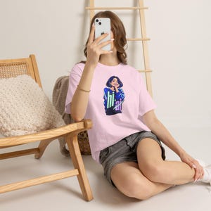 Camiseta de mujer con estampado pop art neón, camiseta "Hi Not AI", regalo retro de los 90 para ella. imagen 4