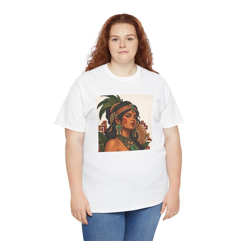 Camiseta con retrato de mujer maya, diadema y pendientes de jade maya, camiseta estampada para mujer, camiseta de herencia latina, regalo de arte mexicano-guatemalteco imagen 8