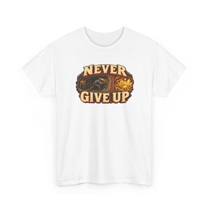 Camiseta "Nunca te rindas", camiseta gráfica motivacional para mineros de oro, camiseta "Sigue cavando y trabajando duro", regalo inspirador para papá o graduado. imagen 2