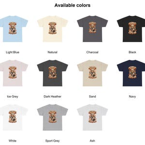 K&ouml;nnte beinhalten: Eine Kollektion von elf kurz&auml;rmeligen T-Shirts in verschiedenen Farben wie Hellblau, Natur, Anthrazit, Schwarz, Eisgrau, Dunkelgrau, Sand, Marineblau, Wei&szlig;, Sportgrau und Aschgrau, jeweils mit einer Roboter-Grafik und dem Text AUTOPILOT MODE CLEAR THE WAY.