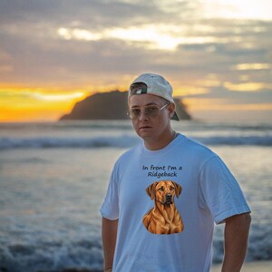 Camiseta con estampado de Rhodesian Ridgeback y guepardo, regalo divertido para amantes de los perros, estampado a doble cara. imagen 20