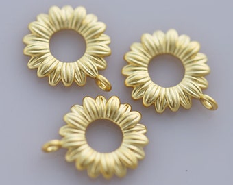 2pcs-14mmx11.5mm Matte Gold Plated Over Brass Small Daisy Flower