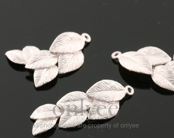 2 breloques, feuilles pendantes en laiton plaqué rhodium mat, 26 x 9 mm, pendentifs (K1534S)