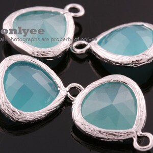 2pcs-11mmX14mmSmall Rhodium plated Brass Faceted Triangle Framed glass pendants-Mint(M312S-B)