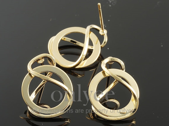 ORECCHINI PENDENTI CASCATA IN ORO 18K – L'eight Studio