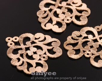 2pcs-25mm x 25mm Matte Gold plated Brass Textured Baroque drop pendants (K636G)