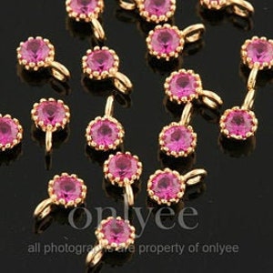4 st - 5 mm x 3 mm förgylld mässingsberlock med juli-födelsesten, Jewerly Supply, hänge, rubin (M433G-L)