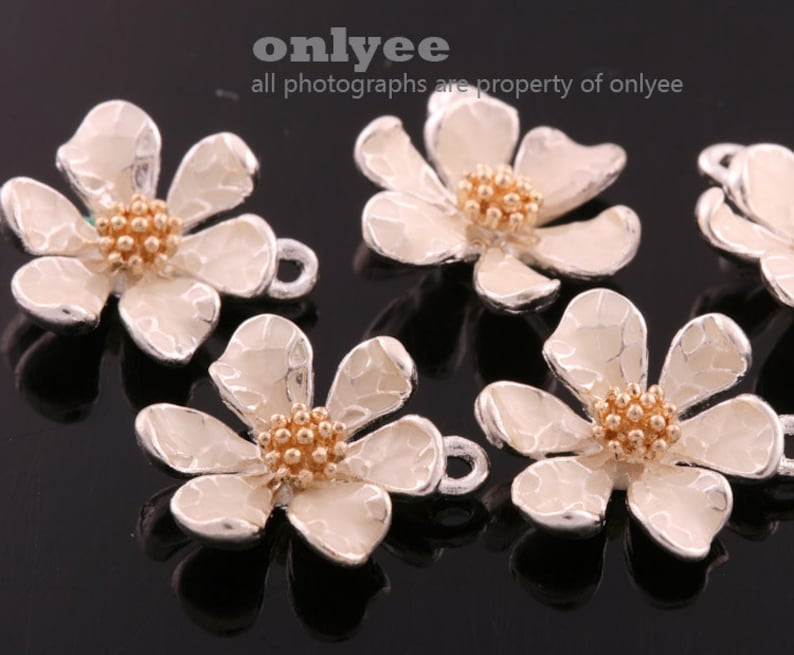 4Pcs 15mmX13mm Silver Plated over Brass Daisy with Ivory Enamel Charms Pendant-IvoryK643S-A image 1
