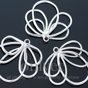 2pcs-21mm x24mm Bright Rhodium plated Brass Wired flower for jewelry making, bracelets , jewelry Connectors (K2017S)