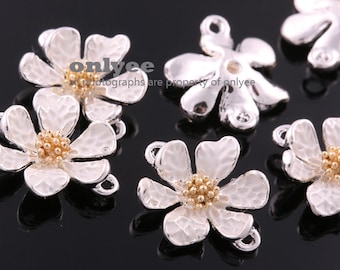 20Pcs -16mmX13mm Silver Plated over Brass Daisy with Ivory Enamel Conncetor-Ivory0103(K643-0S)