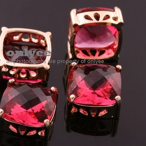 2pcs-10mmX10mmX6.5mmGold plated Brass Framed Faceted Square Glass Connectors,Pendants-Ruby(M348G-I)