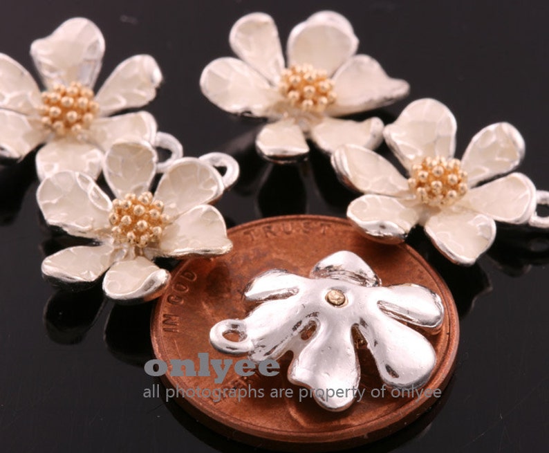 4Pcs 15mmX13mm Silver Plated over Brass Daisy with Ivory Enamel Charms Pendant-IvoryK643S-A image 2