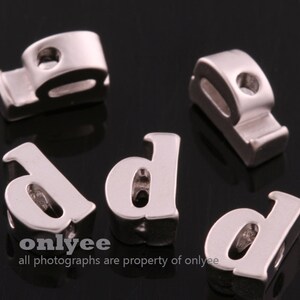 2 Stück-7mmX5mmX3mm Matt rhodiniert über Messing niedlich Kleinbuchstaben Alphabet, Buchstabe, Anfangsanhänger, personalisierter Schmuck (K1432S-d)