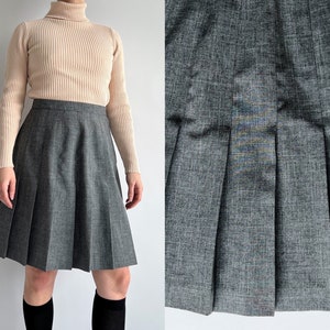 Vintage 90s, y2k high waisted charcoal gray heather pleated mini skater skirt