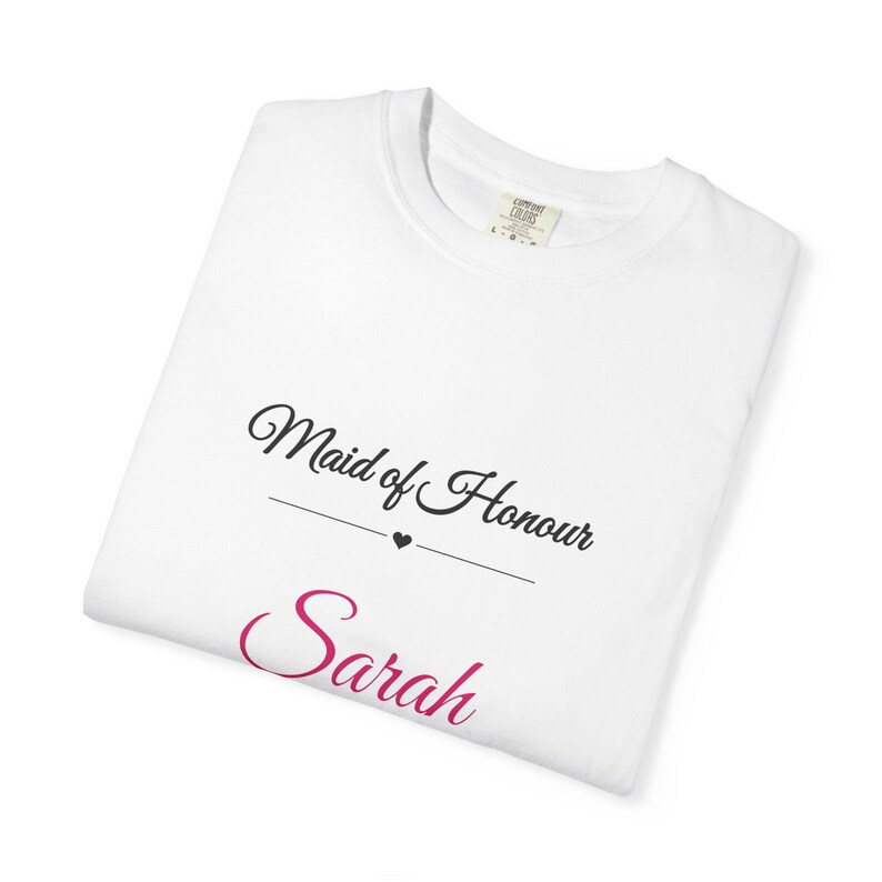 Gepersonaliseerd T-shirt voor de bruidsmeisje, T-shirt met eigen naam voor de bruidsmeisje, elegant T-shirt met sierlijke letters voor het vrijgezellenfeest, cadeau voor de bruidsmeisjes afbeelding 3