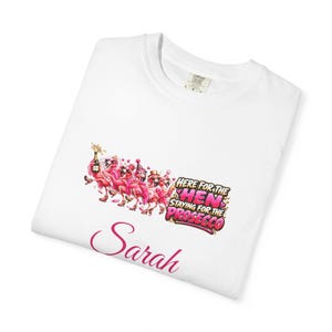 T-shirt personnalisé « Ici pour la future mariée qui reste pour le Prosecco », T-shirts personnalisés pour enterrement de vie de jeune fille, T-shirt flamant rose pour enterrement de vie de jeune fille image 3