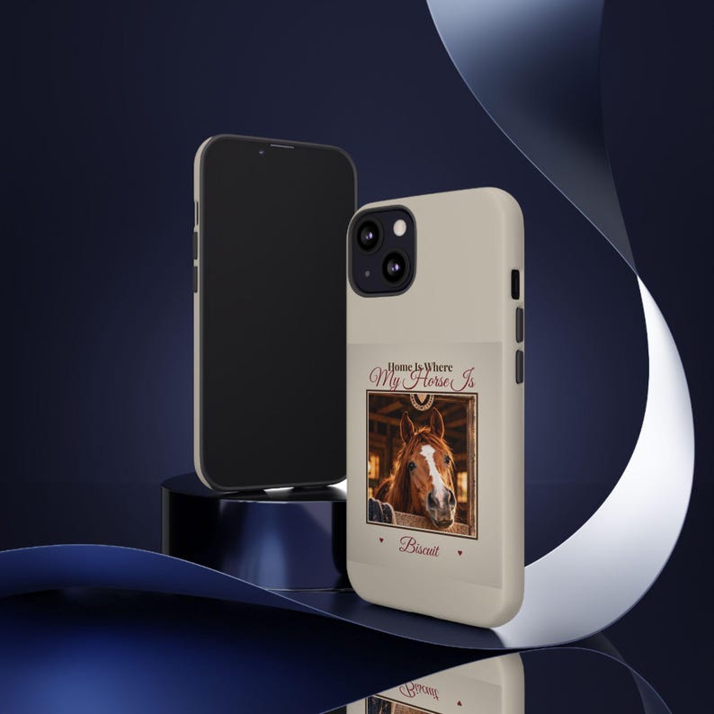 Custodia per telefono personalizzata con foto di cavallo, resistente per iPhone e Samsung, "Casa è dove c'è il mio cavallo", nome del cavallo personalizzato, regalo per appassionati di equitazione. immagine 8