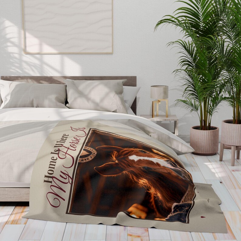 Manta personalizada con foto de caballo, manta polar "El hogar es donde está mi caballo", manta con nombre de caballo personalizado, regalo ecuestre, para dueños de caballos. imagen 5