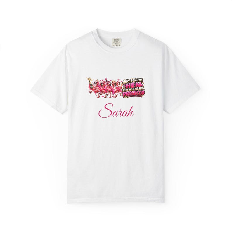 T-shirt personnalisé « Ici pour la future mariée qui reste pour le Prosecco », T-shirts personnalisés pour enterrement de vie de jeune fille, T-shirt flamant rose pour enterrement de vie de jeune fille image 1