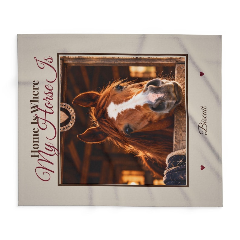Manta personalizada con foto de caballo, manta polar "El hogar es donde está mi caballo", manta con nombre de caballo personalizado, regalo ecuestre, para dueños de caballos. imagen 2