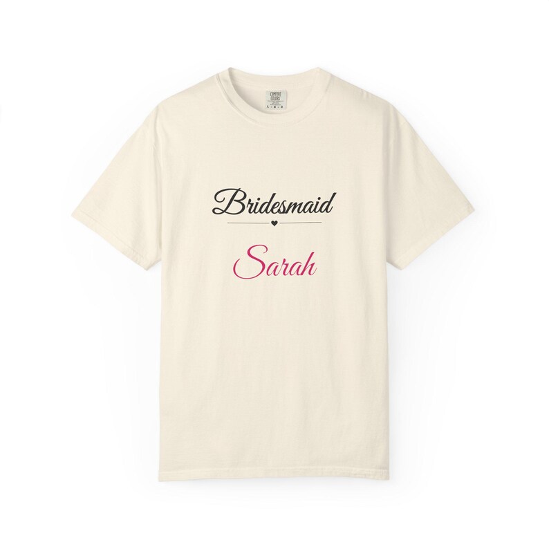 Gepersonaliseerd T-shirt voor bruidsmeisjes, T-shirt met eigen naam voor bruidsmeisjes, elegant T-shirt met sierlijke letters voor vrijgezellenfeest, cadeau voor de bruidsmeisjes afbeelding 5