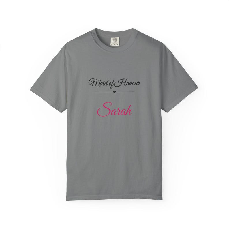 Gepersonaliseerd T-shirt voor de bruidsmeisje, T-shirt met eigen naam voor de bruidsmeisje, elegant T-shirt met sierlijke letters voor het vrijgezellenfeest, cadeau voor de bruidsmeisjes afbeelding 6