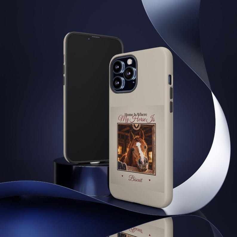 Custodia per telefono personalizzata con foto di cavallo, resistente per iPhone e Samsung, "Casa è dove c'è il mio cavallo", nome del cavallo personalizzato, regalo per appassionati di equitazione. immagine 16