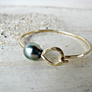 Childrens Black Pearl Bangle, CHILD SIZE Gold Bracelet, Tahitian Pearl Bangle, Keiki Bangle, Kids Black Pearl Bangle, Kids Pearl Bracelet