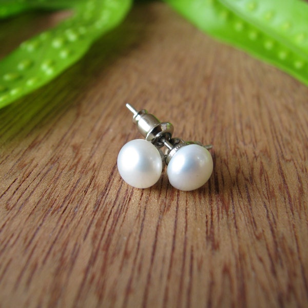 White Pearl Studs, Pearl Post Earrings, Bridal Earrings, Wedding Earrings, Bridesmaid Gift, Simple Pearl Earrings, Tiny Posts, Beach Weddin