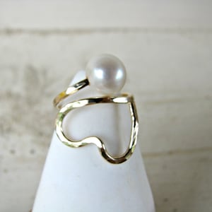Gold Heart Ring, White Pearl Ring, Heart Pearl Ring, Open Heart Ring, Stackable Gold Ring, Adjustable Ring, Love Ring, White Gold Wedding