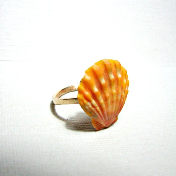 Sunrise Shell Gold Ring, Hawaii Shell Ring, Beachy Gold Ring, Hawaii Seashell, Hammered Gold Ring, Bridesmaid Gift, Beach Wedding