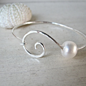 White Pearl Bangle, Koru Bangle, Infinity Bangle, White Pearl Bracelet, Koru Bracelet, Infinity Bracelet, Maori Koru Fern, Eternity