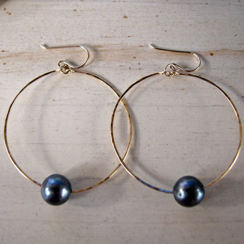 Stylish Black Pearl Earrings