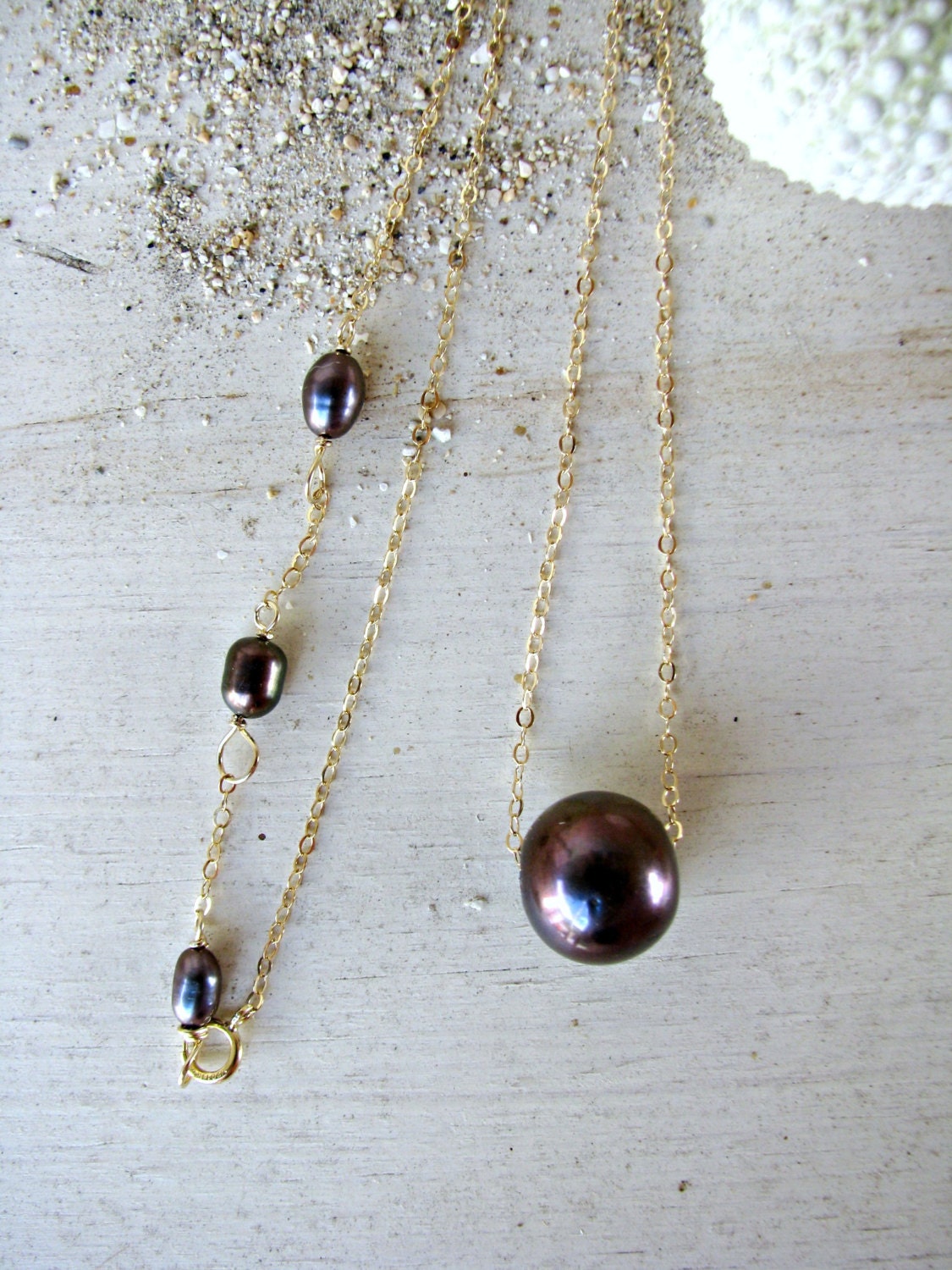 Floating black pearl necklace outlet