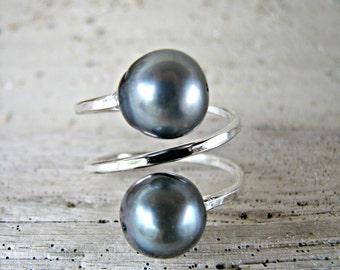 Double Pearl Ring, Black Pearl Silver Ring, Two Pearl Ring, Triple Coil Ring, Wrap Around Ring, Hammered Silver Ring, Hawaii Pearl Ring