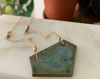 Green Speckled Pendant Necklace