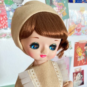 Cute vintage A Creamy Dress Mod Girl Pose Doll / Bradley Doll / Big Eyed doll / kitschy toy from Japan