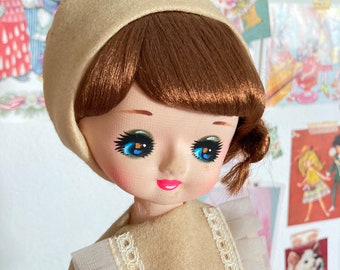 Cute vintage A Creamy Dress Mod Girl Pose Doll / Bradley Doll / Big Eyed doll / kitschy toy from Japan