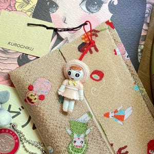 Cute handmade Tissue Holder With Bunka Doll Charm by Japanese artist, made like vintage retro Showa style 60s from Japan
