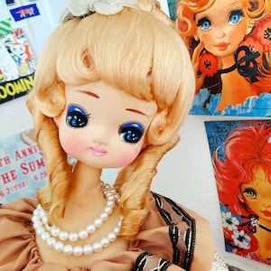 Cute Japanese vintage huge 20” Geogeous Gold Pose Doll / Bradley Doll / Big Eyed doll by Ayumi Uyama from Japan