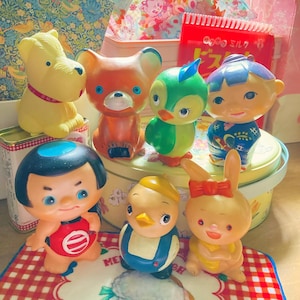 Söt vintage kanin- eller fågel- eller kimonoflicka- eller kitaro-pojke- eller hundfigur Sofubi mjuk vinylgummifigur myntbössa från Japan: välj en