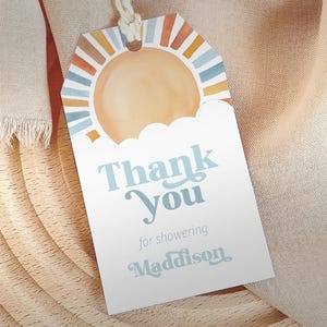 Bearbeitbar Hier kommt der Sohn Babyparty Danke Favor Tag - Junge Blauer Sonnenschein Sommer Baby hier Zapfen der Sonnendusche Geschenkanhänger - 2x3,5 PDF