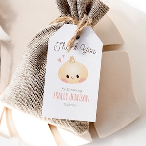 EDITIERBAR Kleiner Knödel ist auf dem Weg Baby Shower Favor Thank You Gift Tag/Bao Dumpling Baby Thank you Tag/Dim Sum Baby Favor Tag 2x3.5 PDF