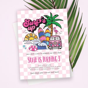 Bewerkbare Retro Girl Surfs Up verjaardagsuitnodiging - Groovy Beach Surfing Van Geruite Retro Uitnodigen - Catch a Wave Surfing Uitnodiging 5x7 PDF